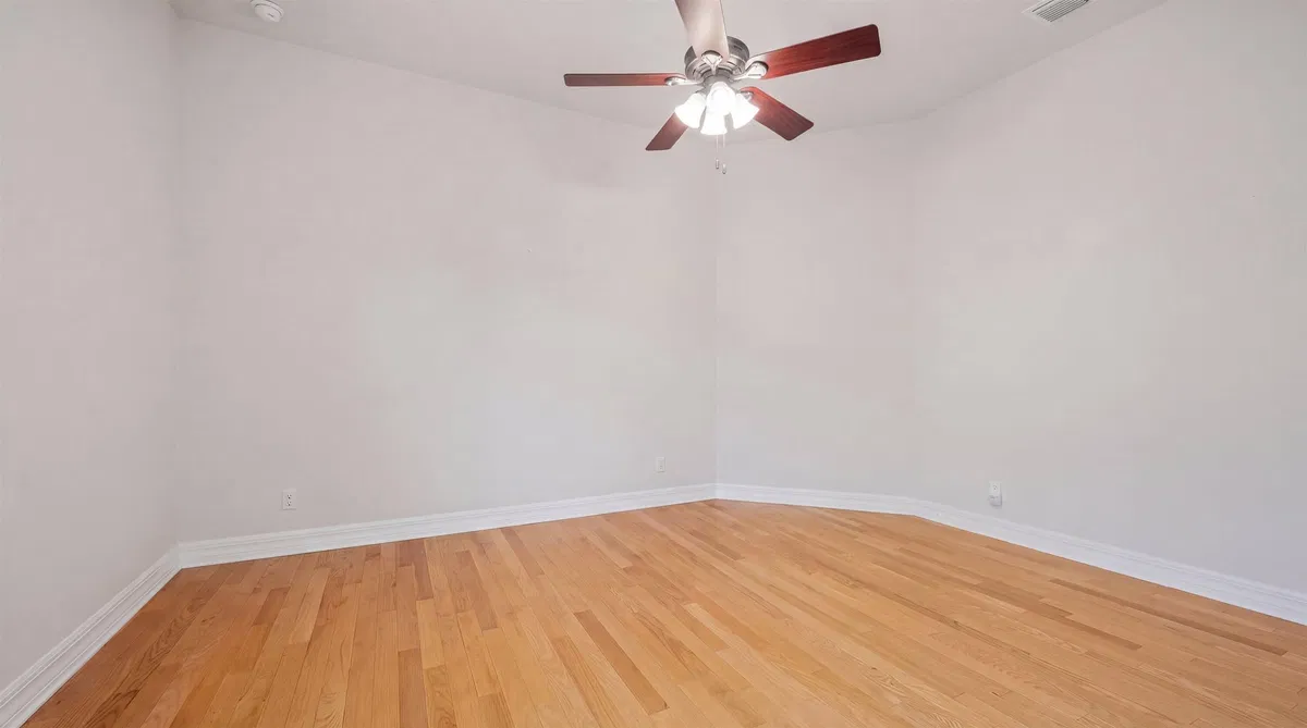 Residence photo 22