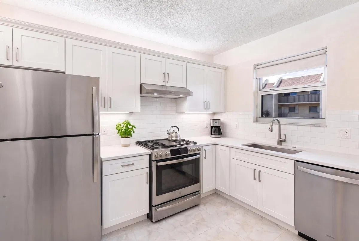 Unit Apt 107