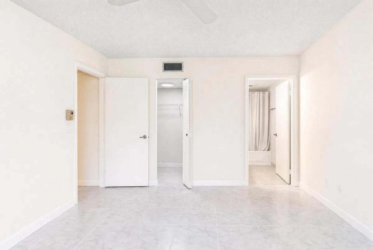 Unit Apt 107 photo 10