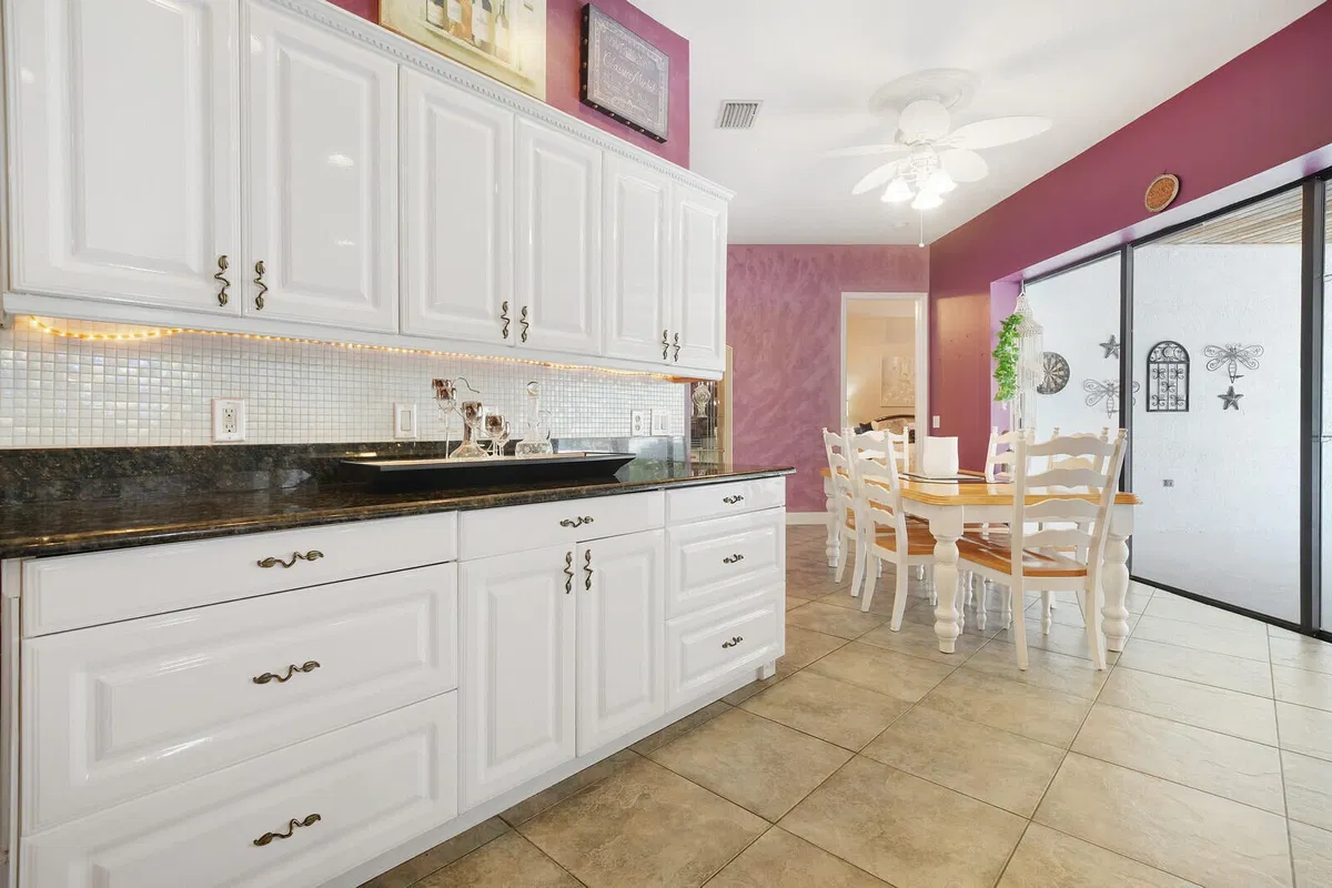 Residence photo 22