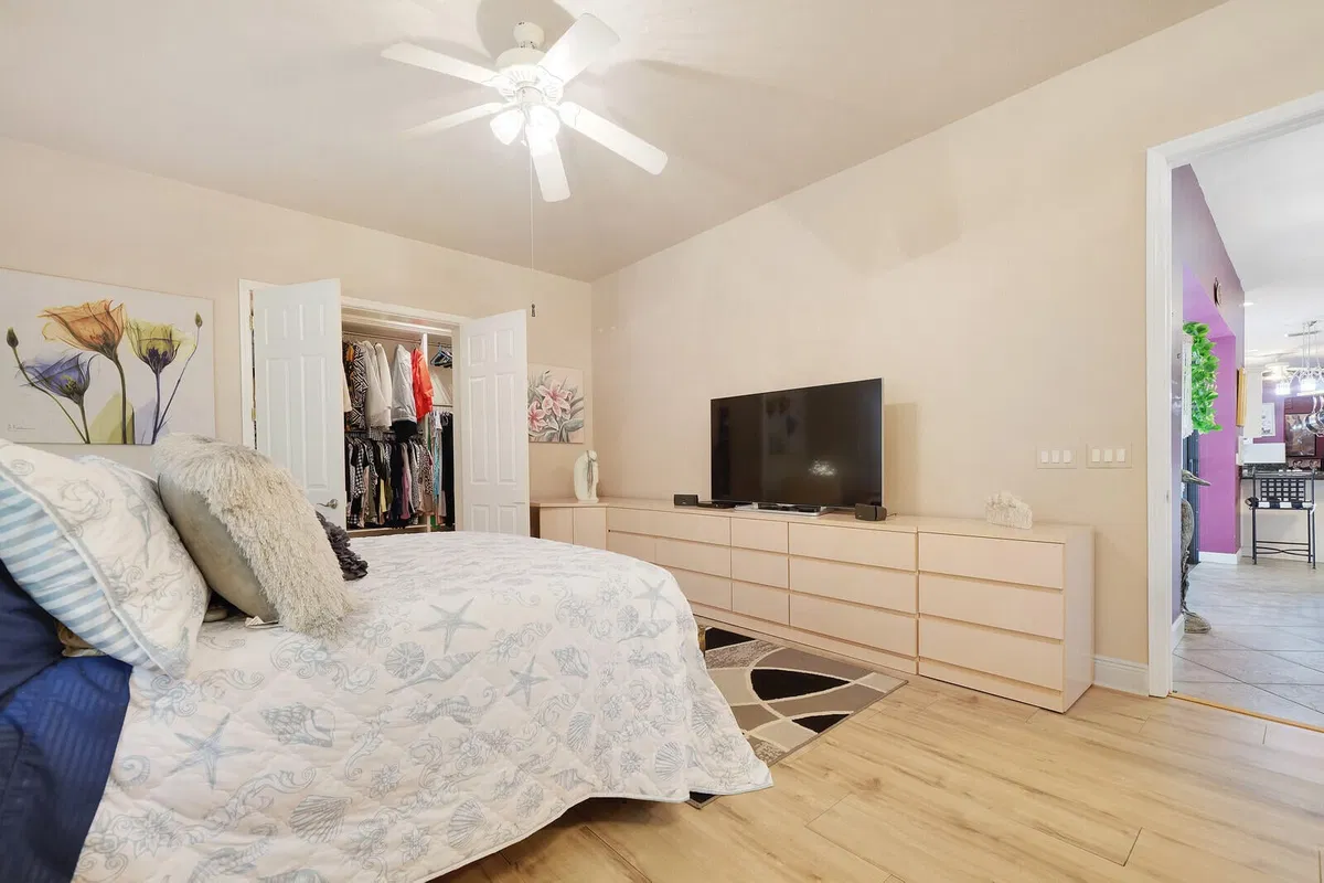 Residence photo 25