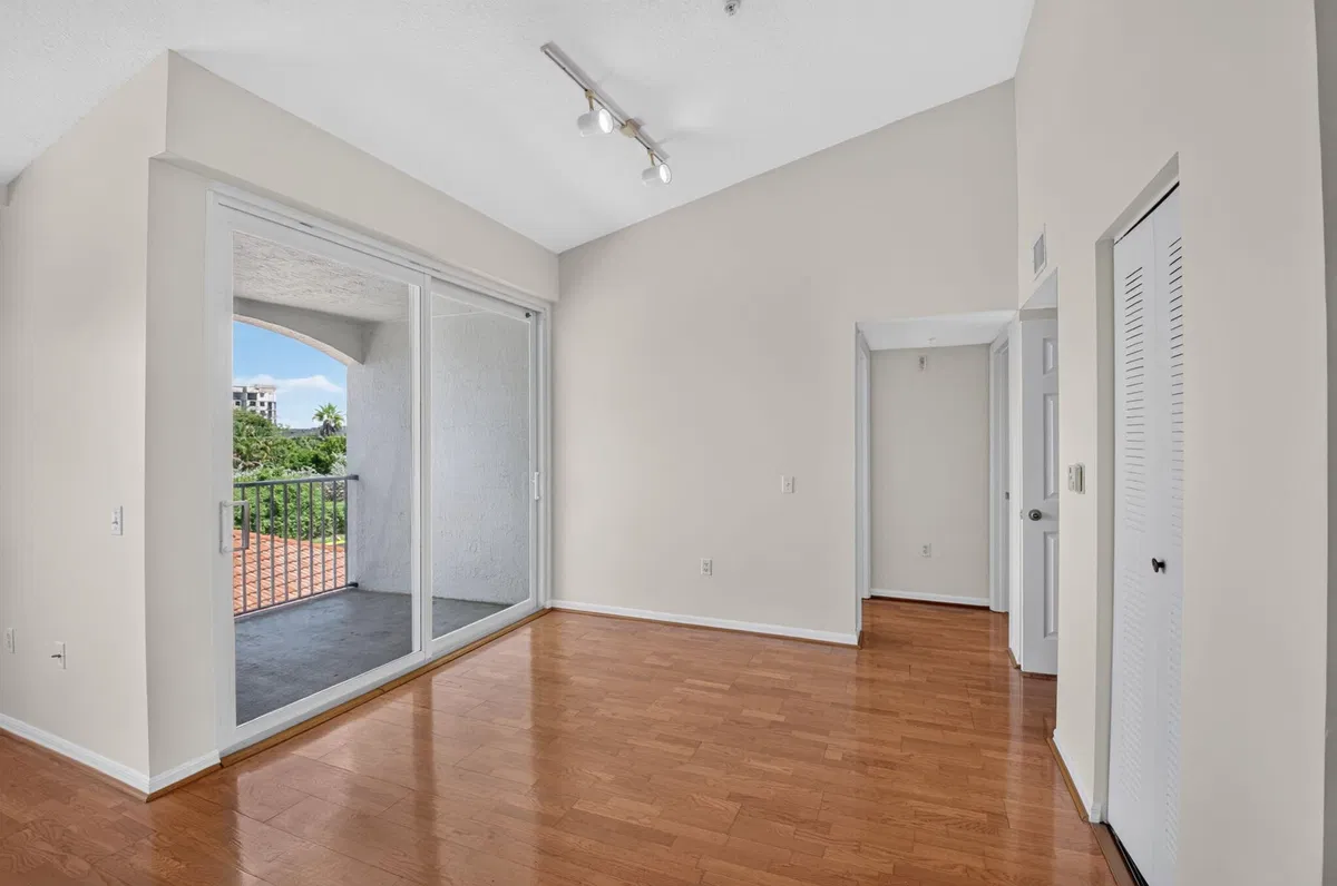 Residence photo 13
