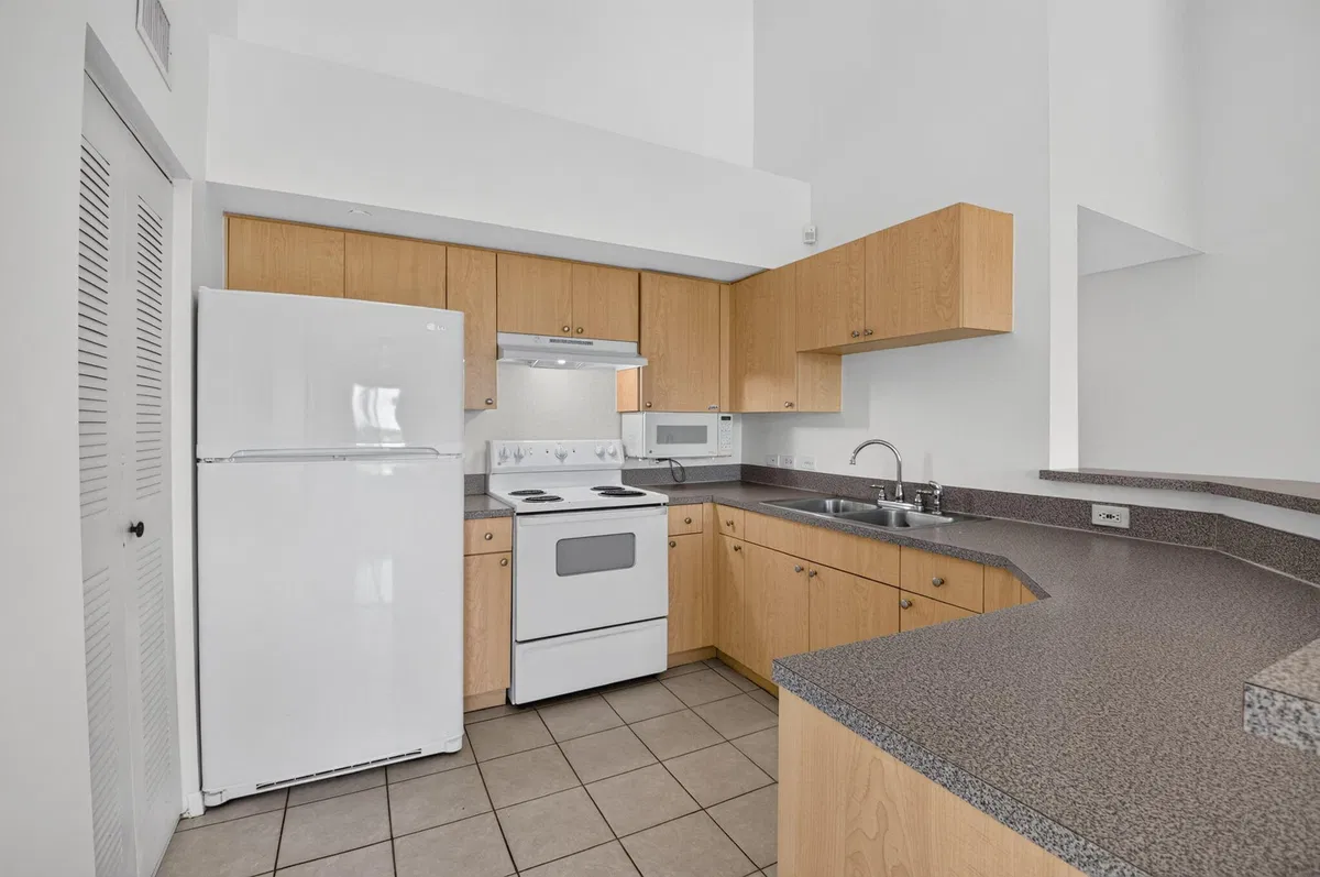 Residence photo 16