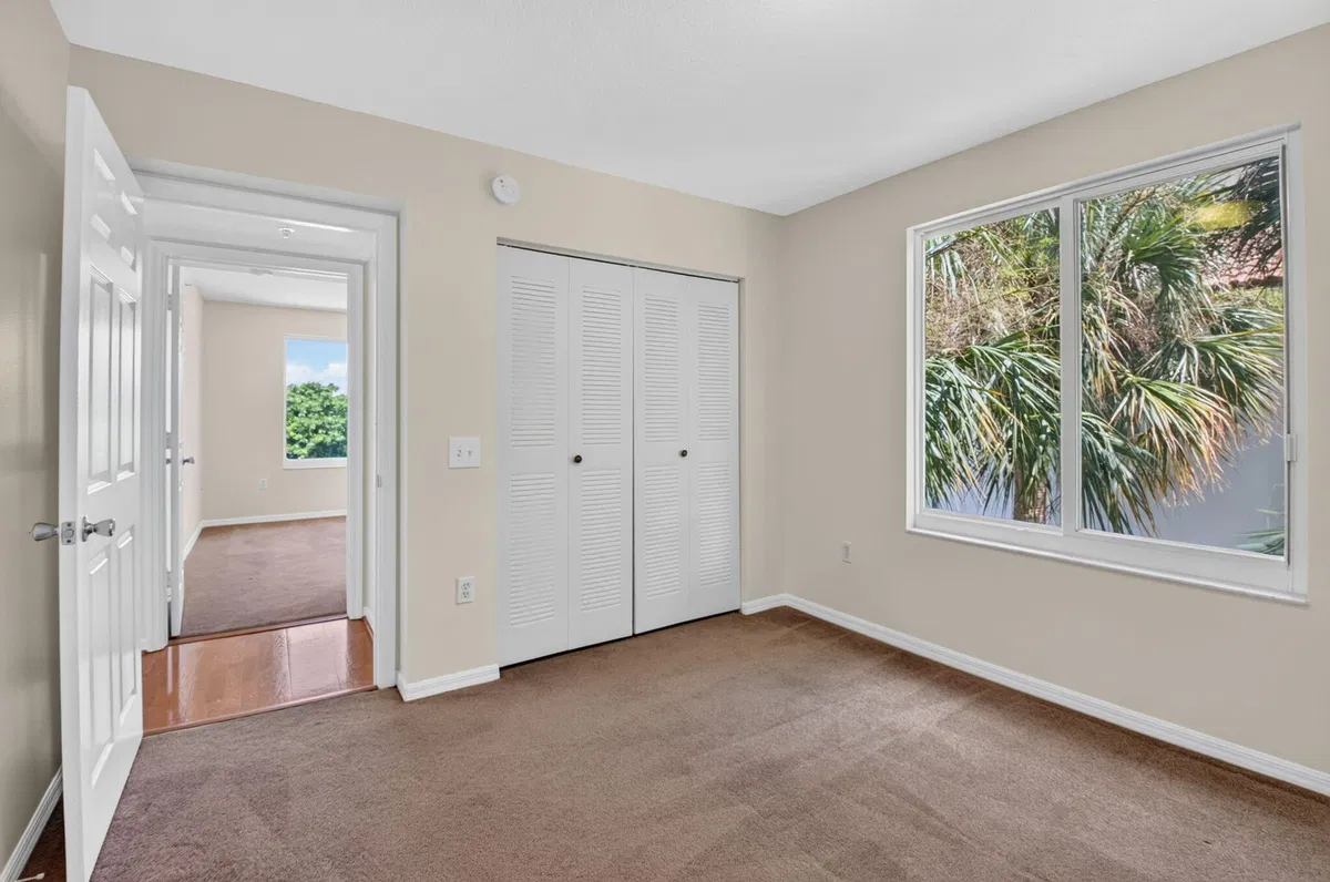 Residence photo 31
