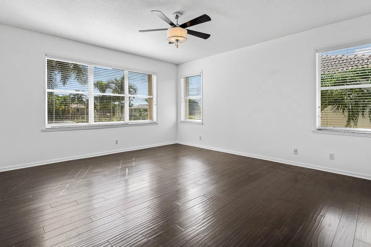 Residence photo 25