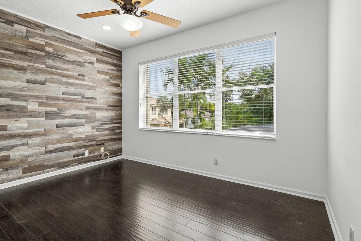 Residence photo 31