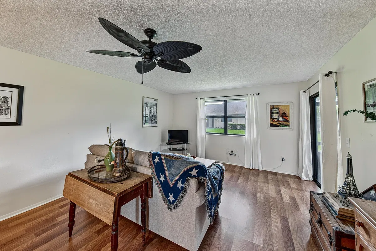Residence photo 10