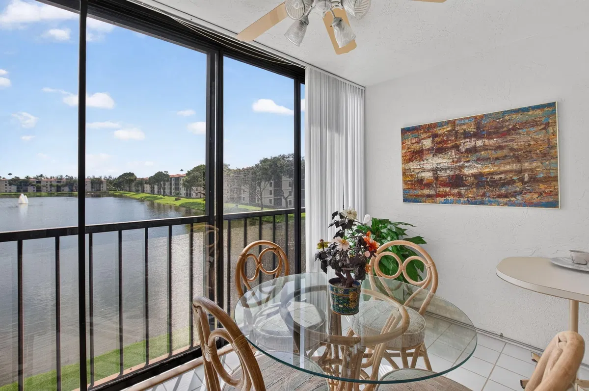 Unit 307 photo 7