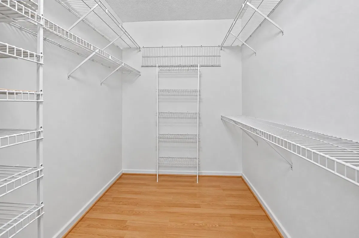 Unit 307 photo 25