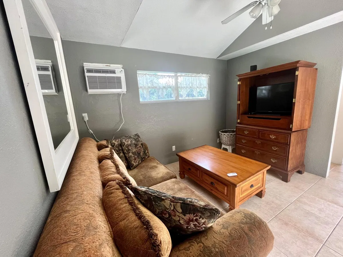  Unit Cottage photo 7