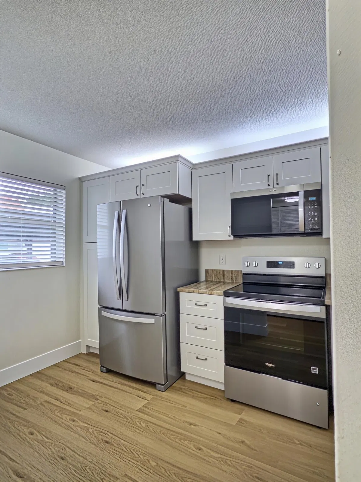 Unit 106 photo 4