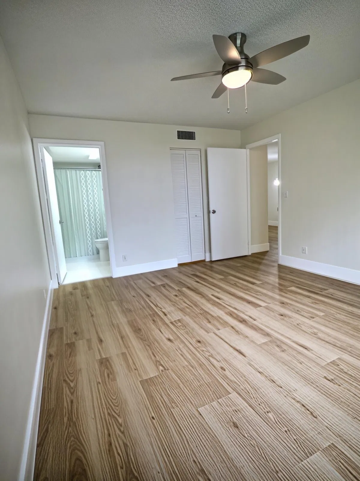 Unit 106 photo 13