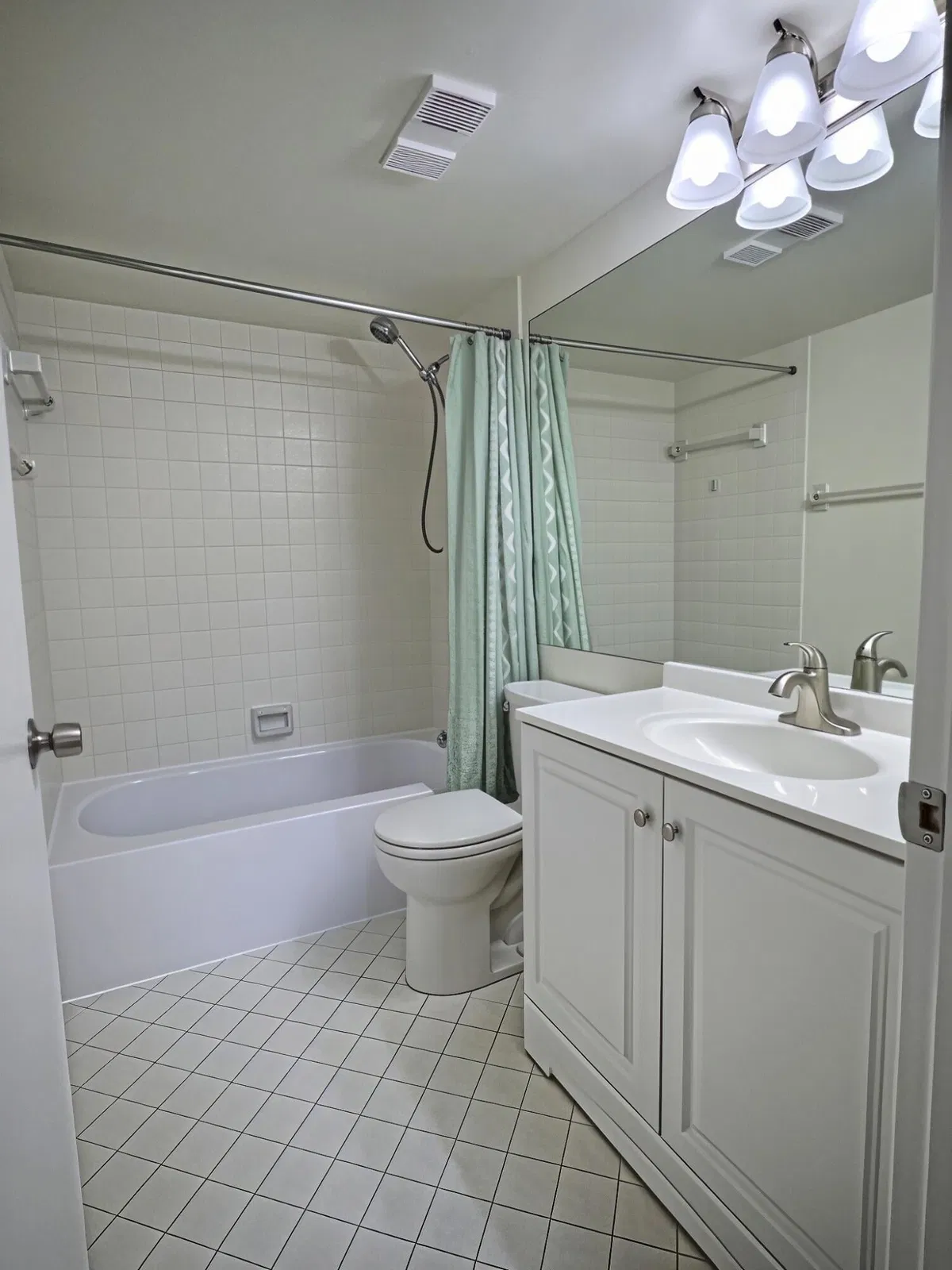 Unit 106 photo 16