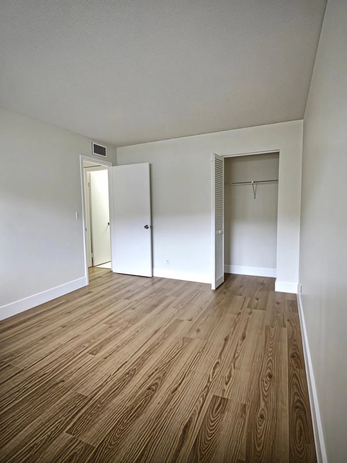Unit 106 photo 19