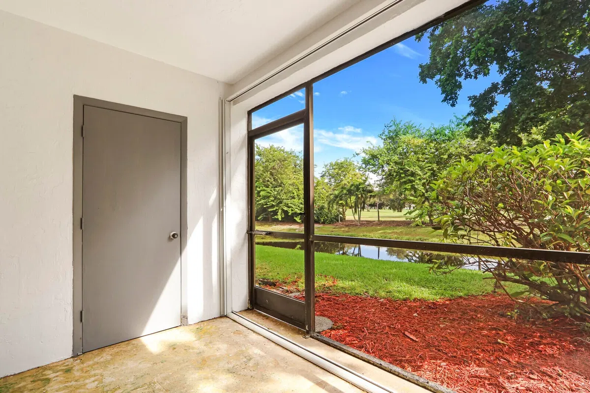 Residence photo 22