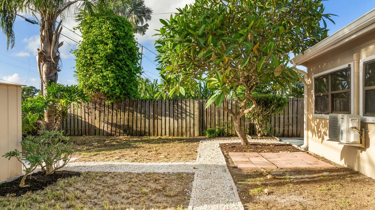 Residence photo 73