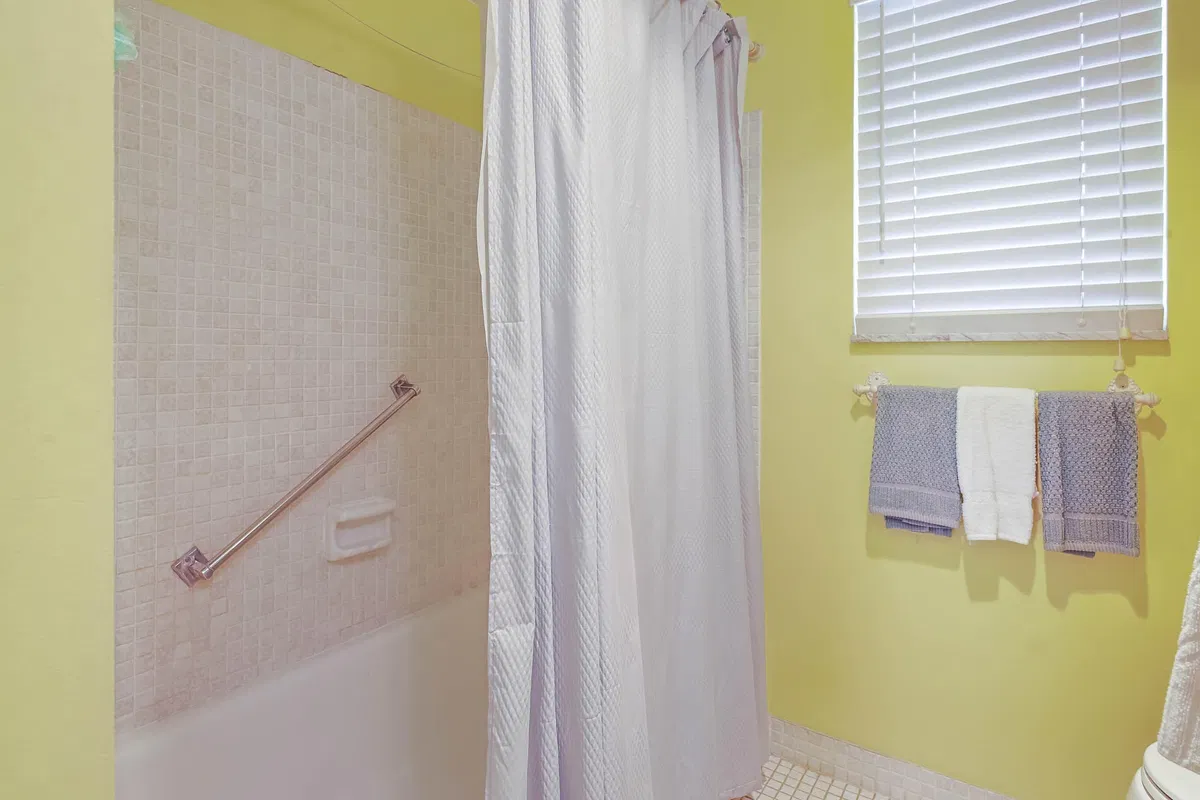 Unit 402 photo 16