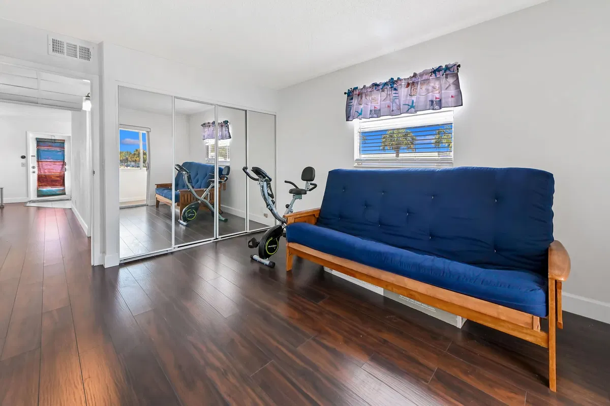 Residence photo 22