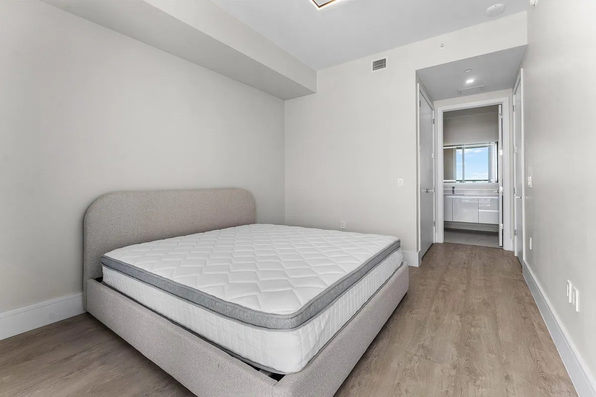 Nautilus 220 Unit 917 photo 28
