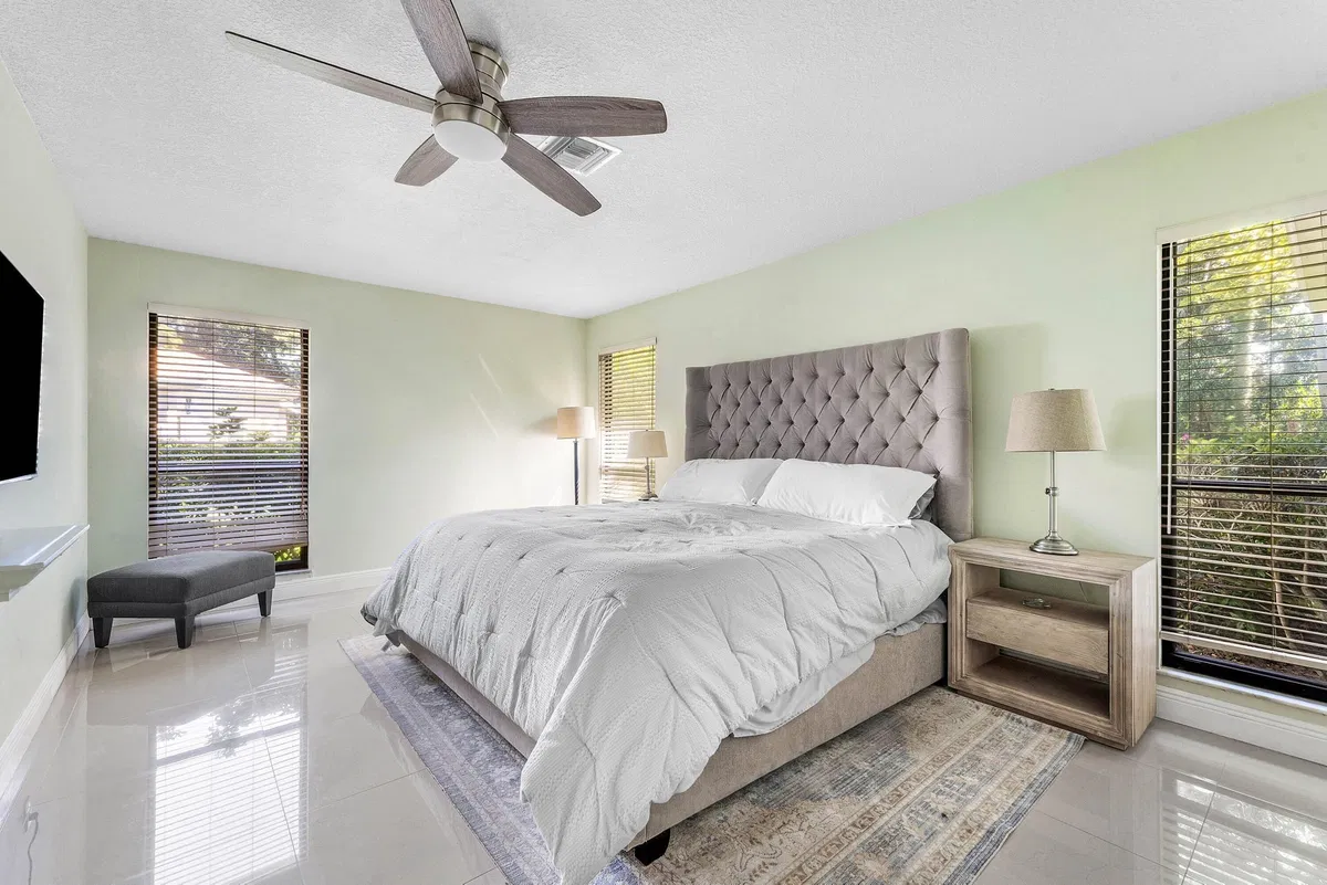 Eastpointe Country Club Residence photo 10