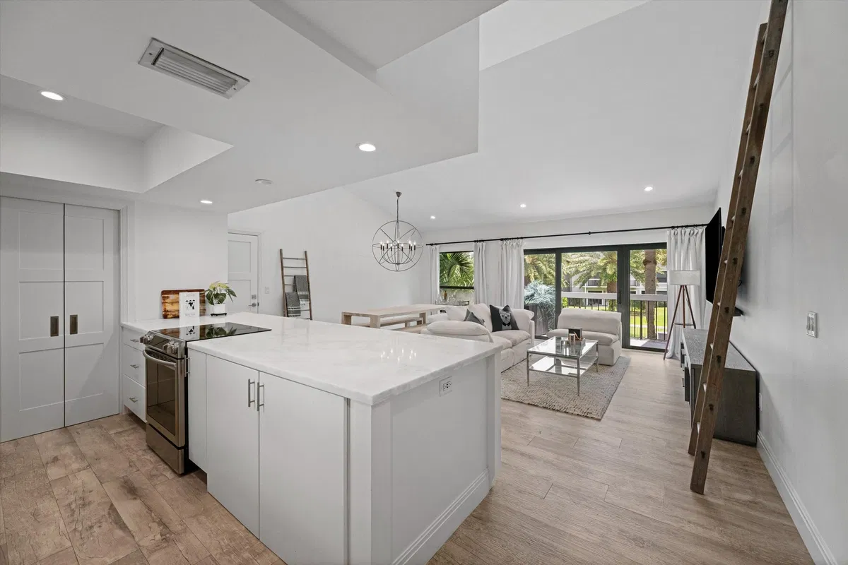 Tennis Lodges Wellington Unit 533