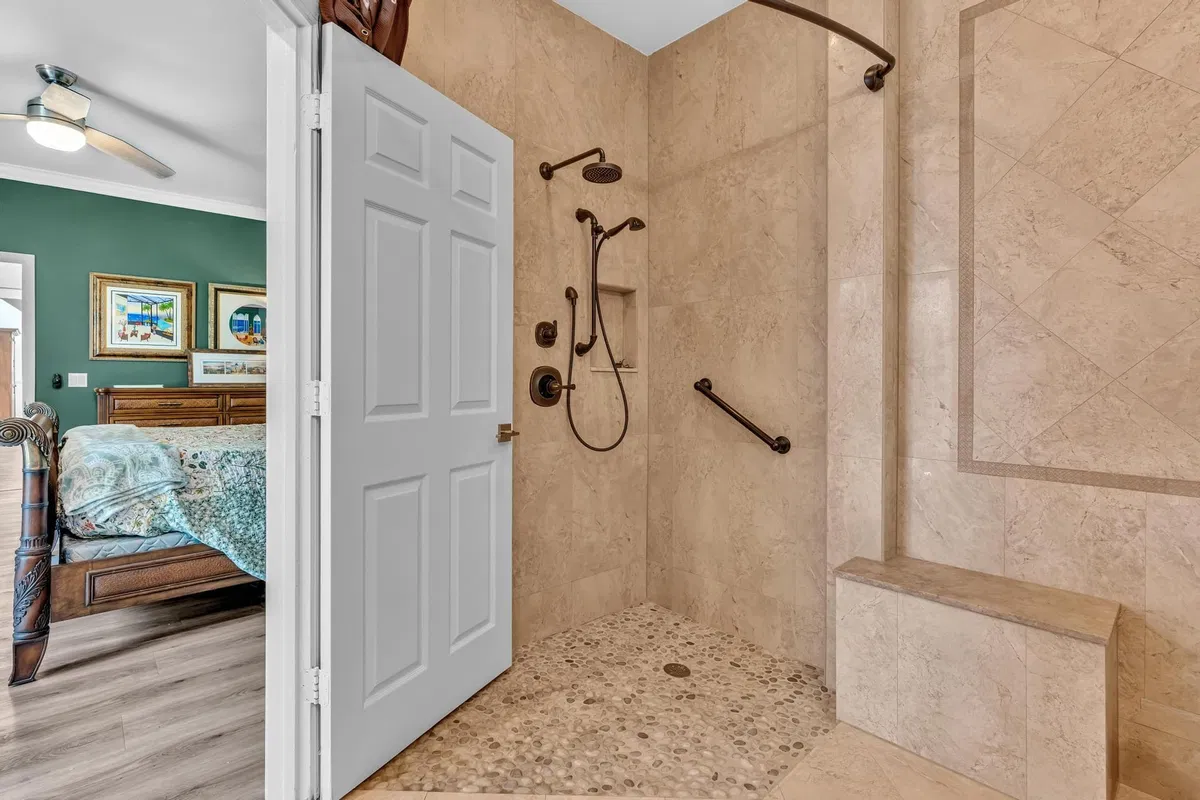  Residence photo 28