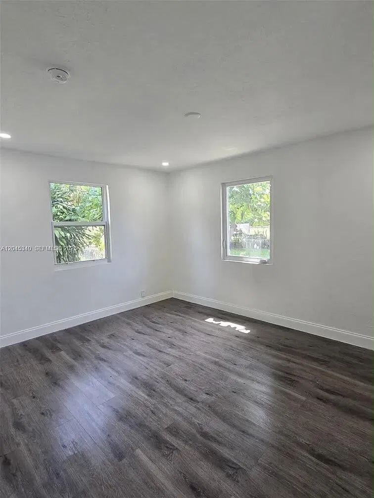 Residence photo 16