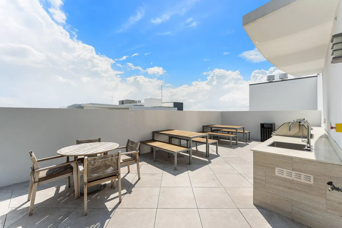 Nautilus 220 Unit 1209 photo 85