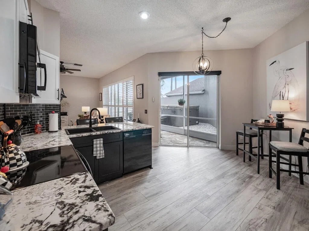  Residence photo 10