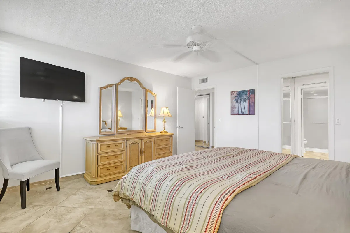 Singer Island Unit 304 photo 10