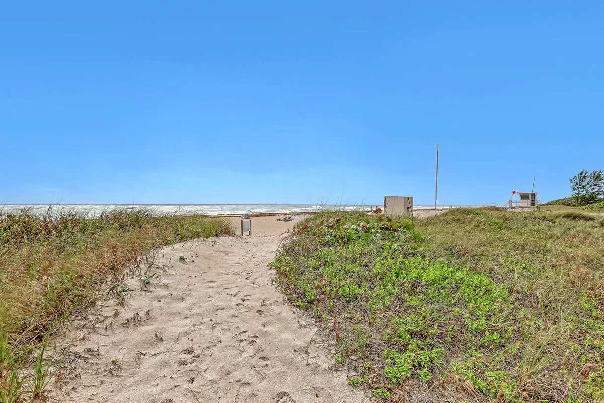 Singer Island Unit 304 photo 22