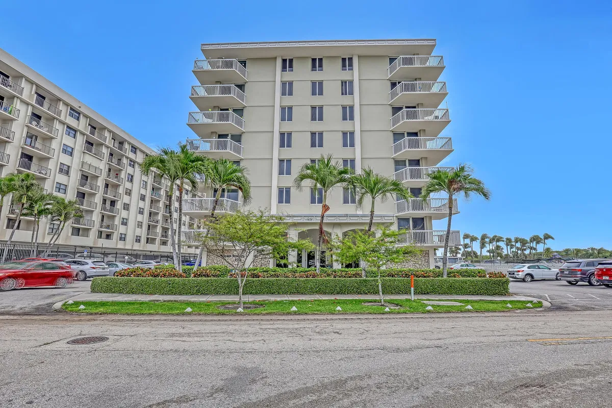 Singer Island Unit 304 photo 28
