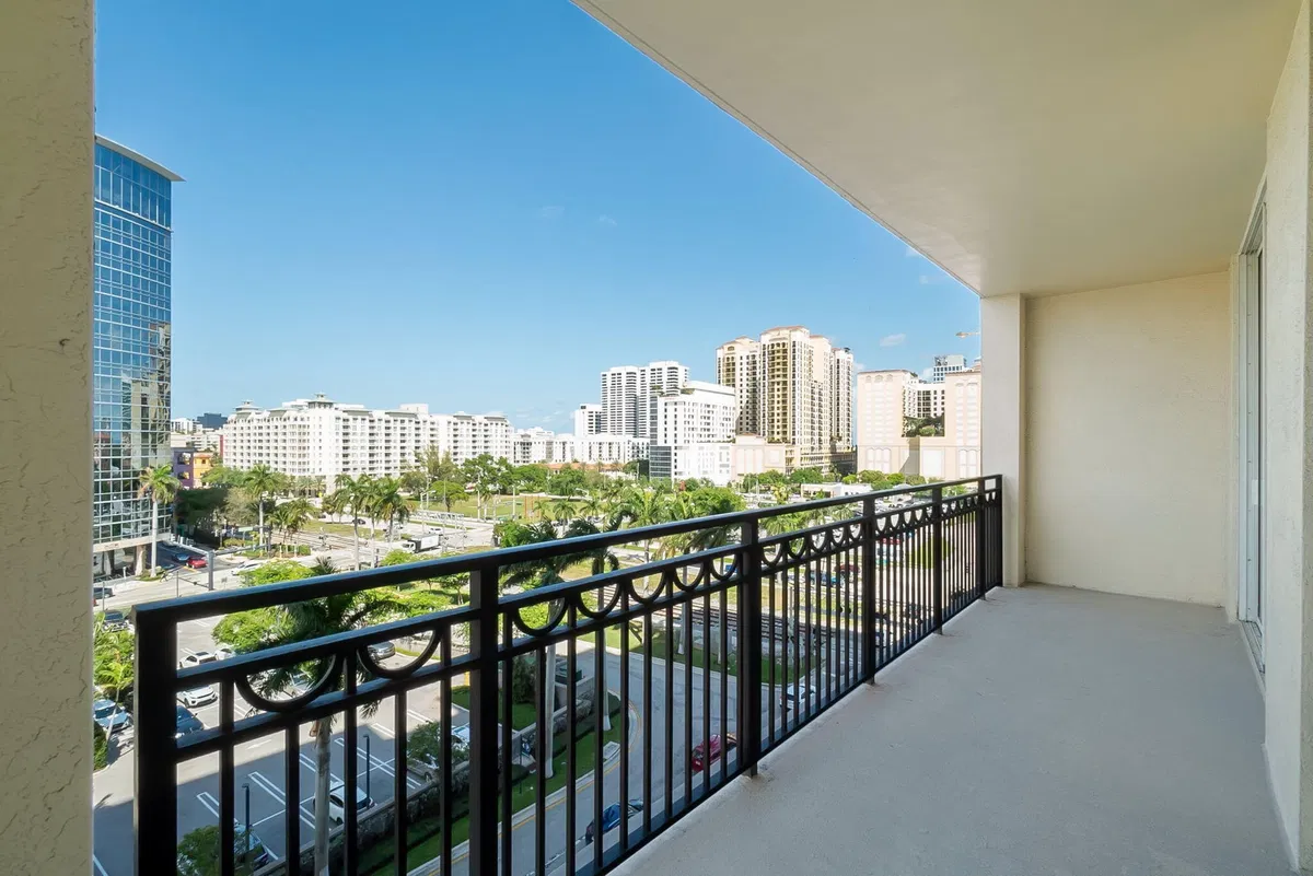 Cityplace South Tower Unit 609 photo 4