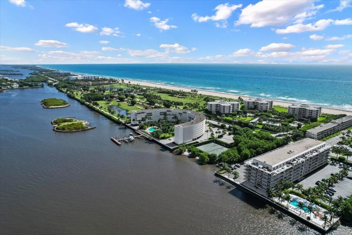 South Palm Beach Residence photo 40