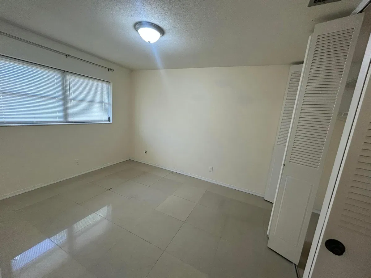Unit C photo 7