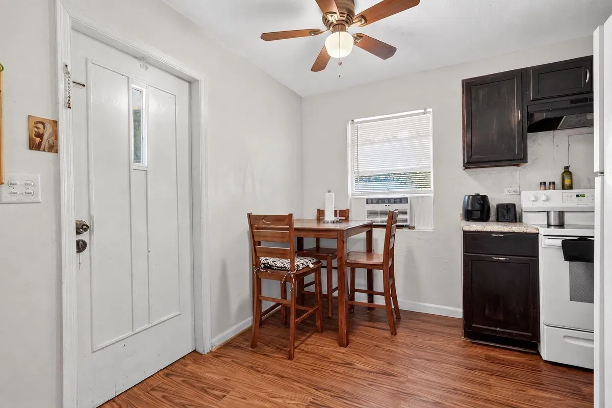 Residence photo 7