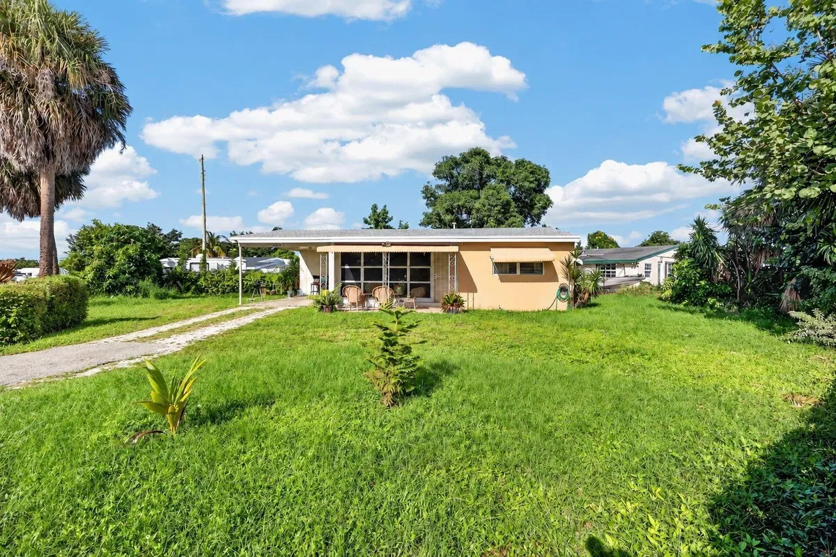 Residence photo 34