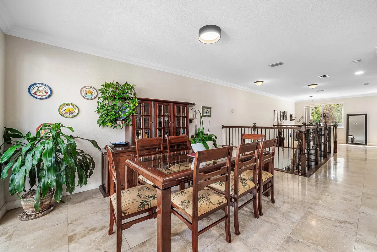  Residence photo 22