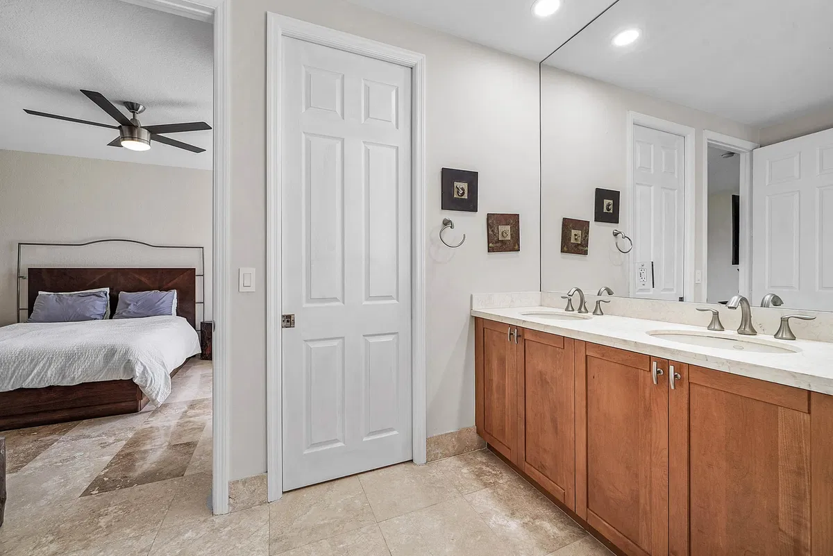  Residence photo 34