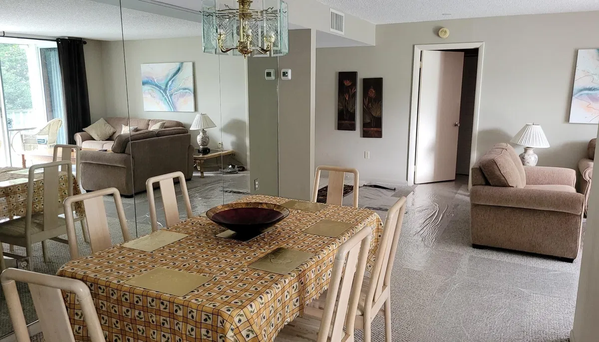 Unit 202 photo 4