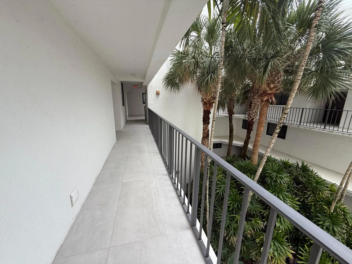 Unit 204S photo 40