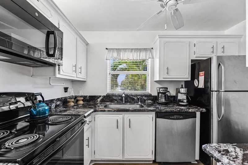 Unit 2100 photo 10