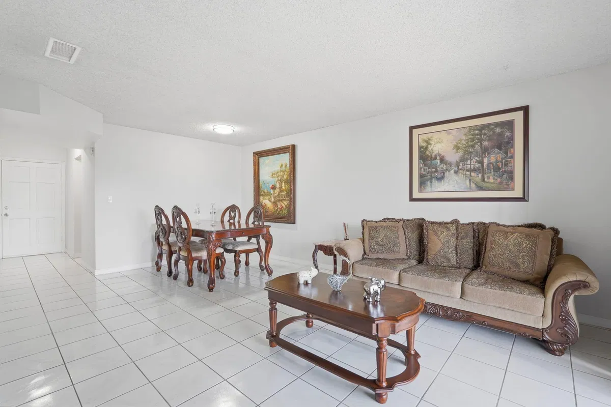 Residence photo 7