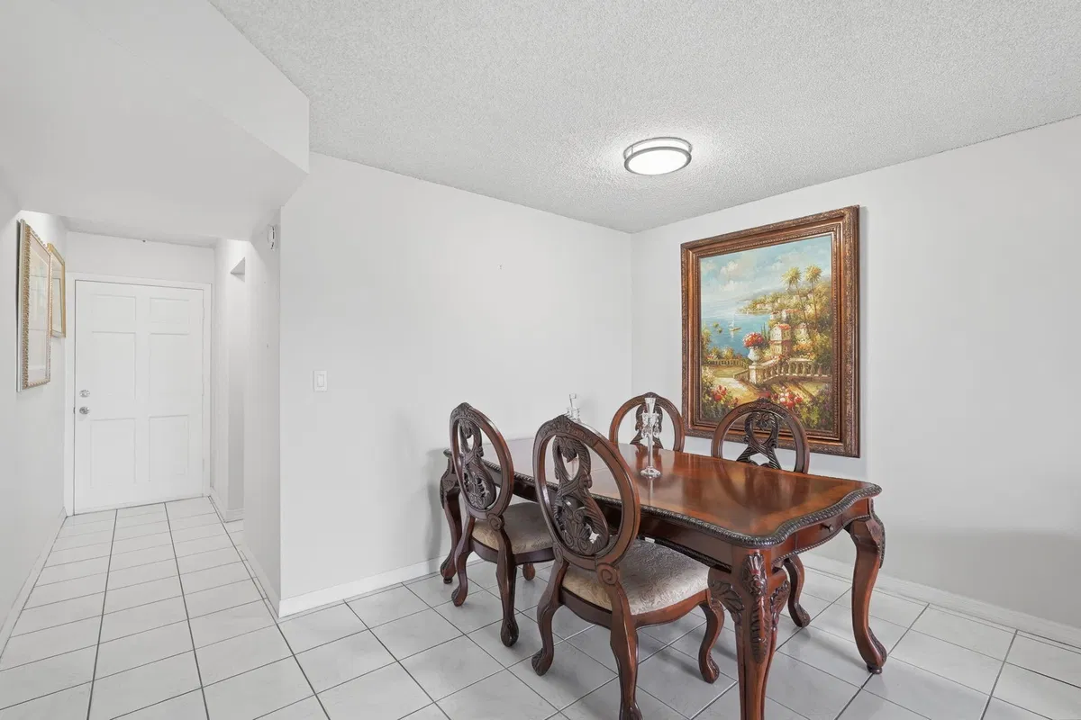 Residence photo 13