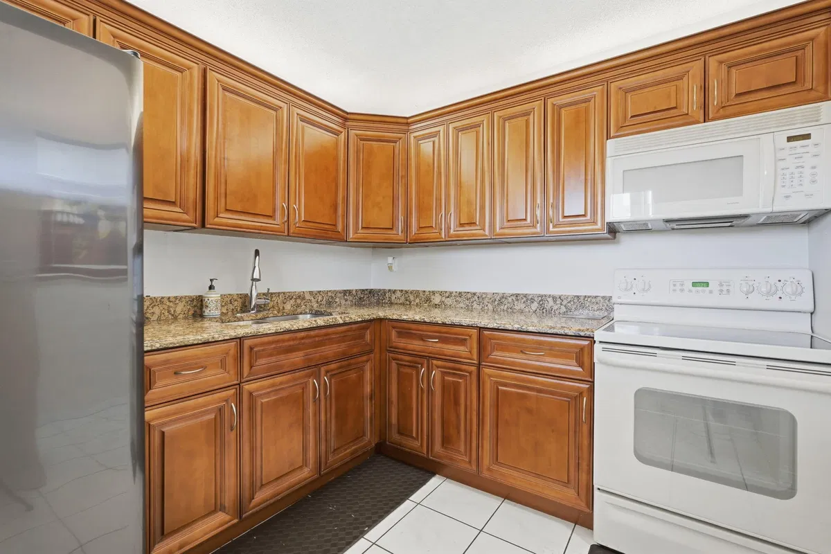 Residence photo 16
