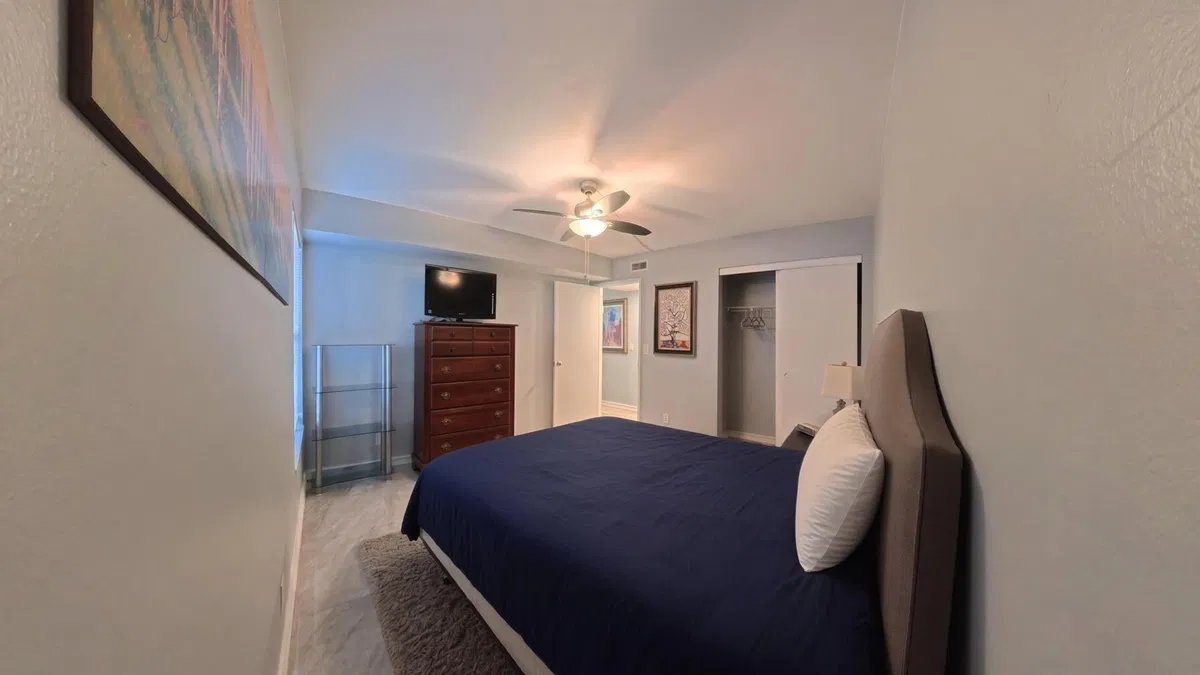 Unit 101 photo 19