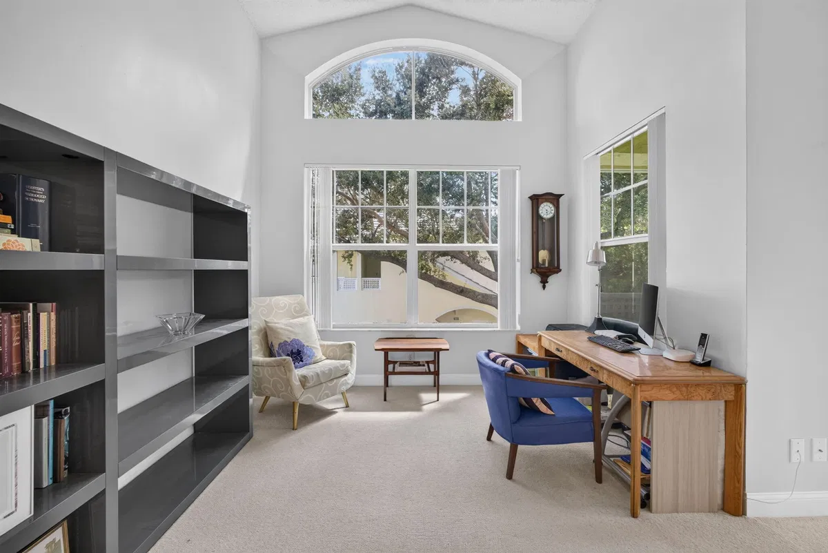 Residence photo 19