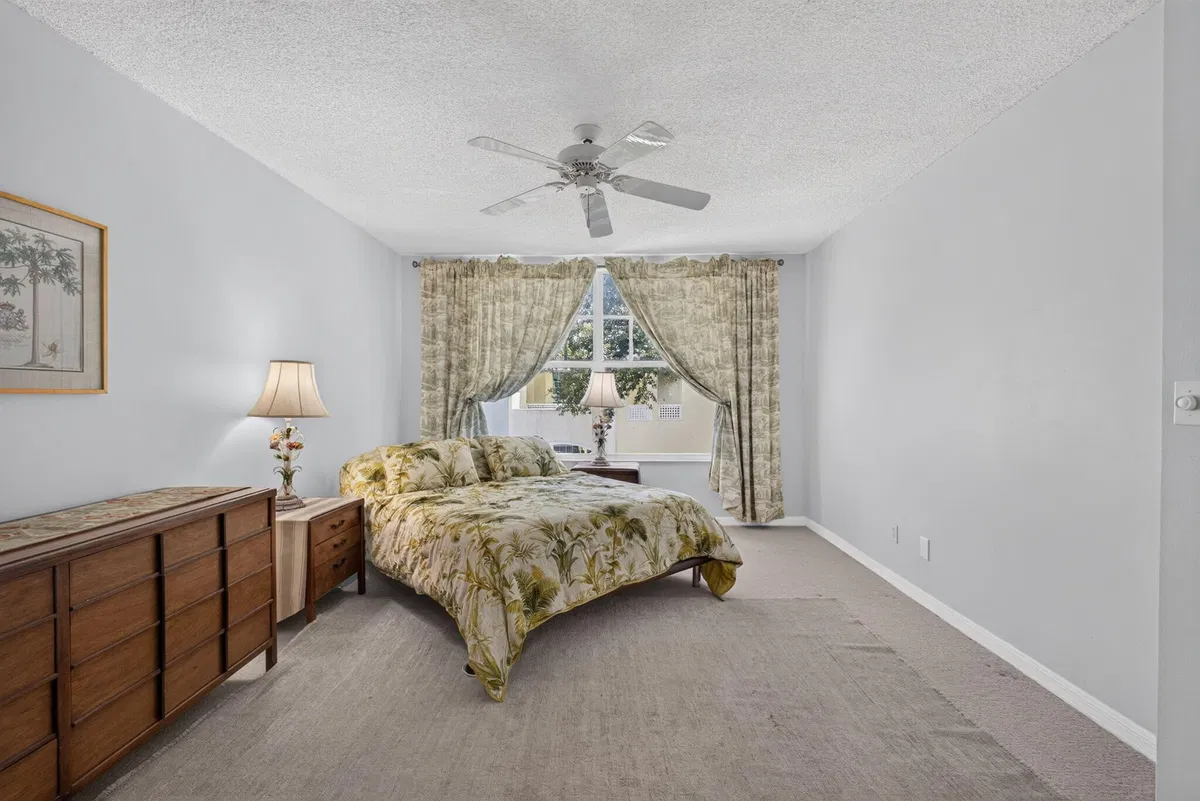 Residence photo 34