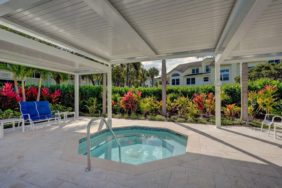 Residence photo 79
