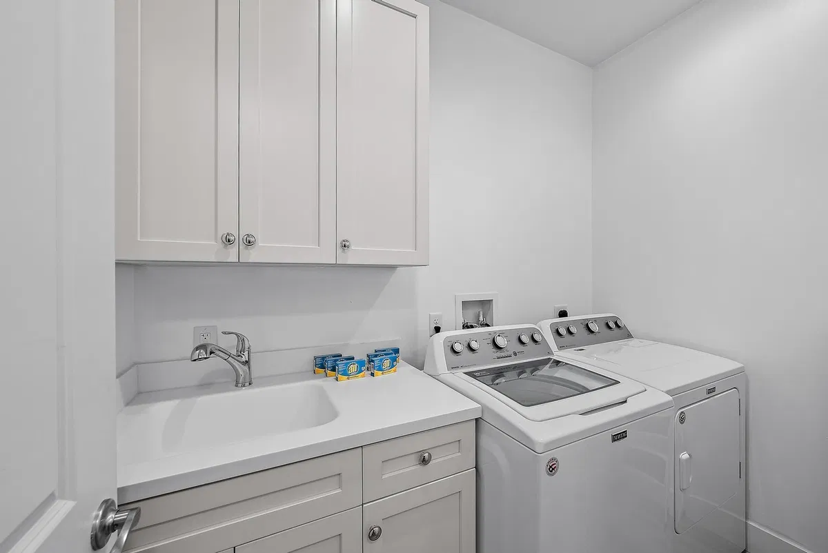  Unit C2 photo 16